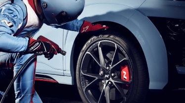 Power Your Ride with Pirelli: Top Tyre Shops and Online Options in Dubai